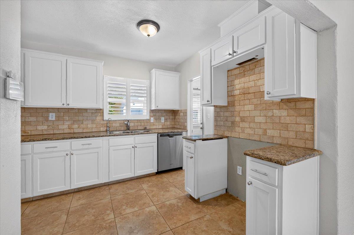 256 N Sierra Vista Ave, Fresno, CA 93702