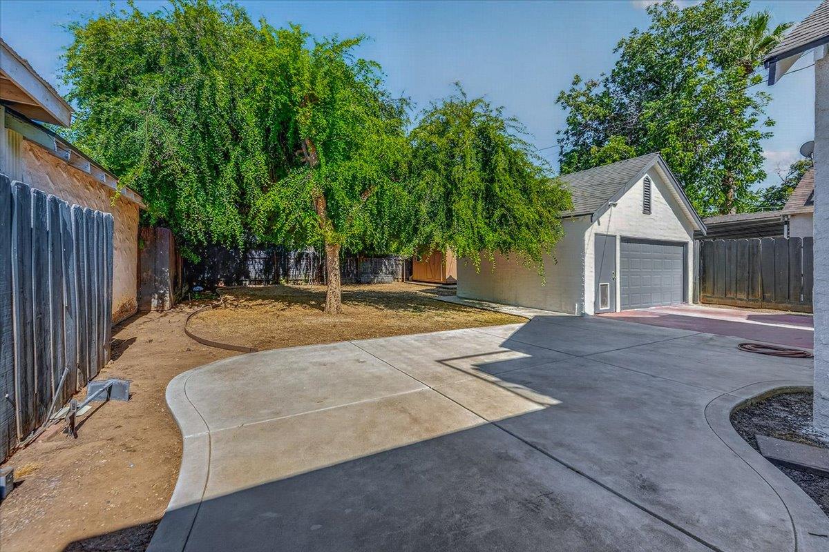 256 N Sierra Vista Ave, Fresno, CA 93702