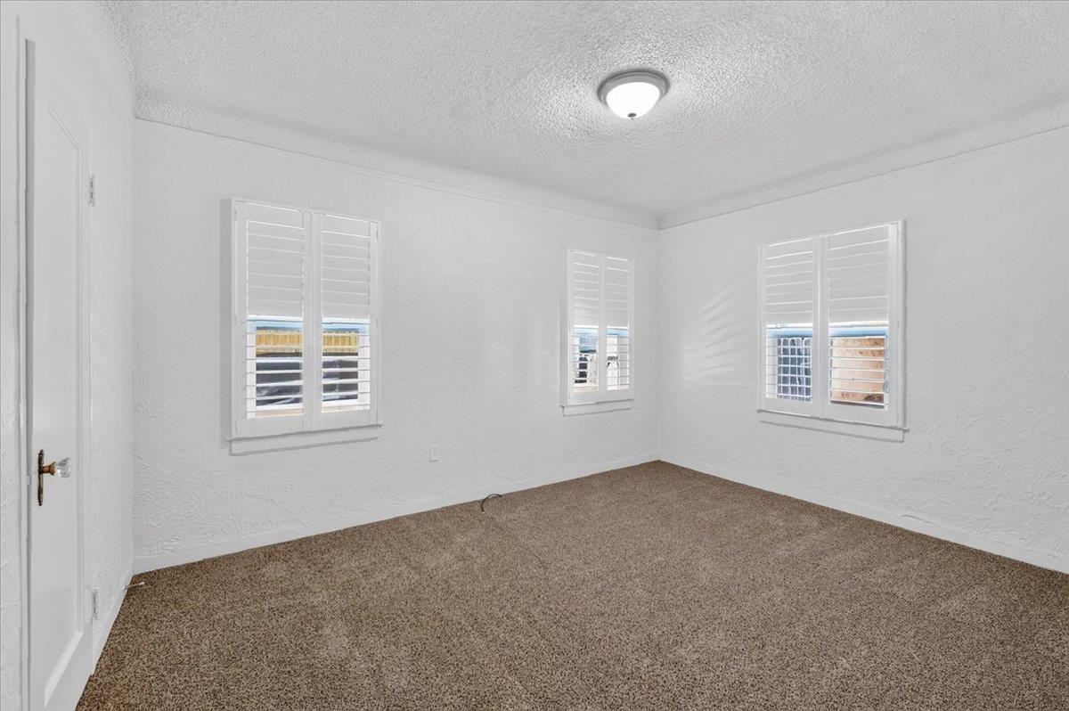 256 N Sierra Vista Ave, Fresno, CA 93702