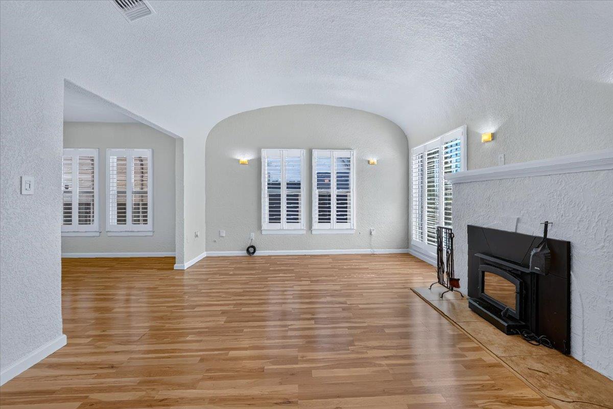 256 N Sierra Vista Ave, Fresno, CA 93702