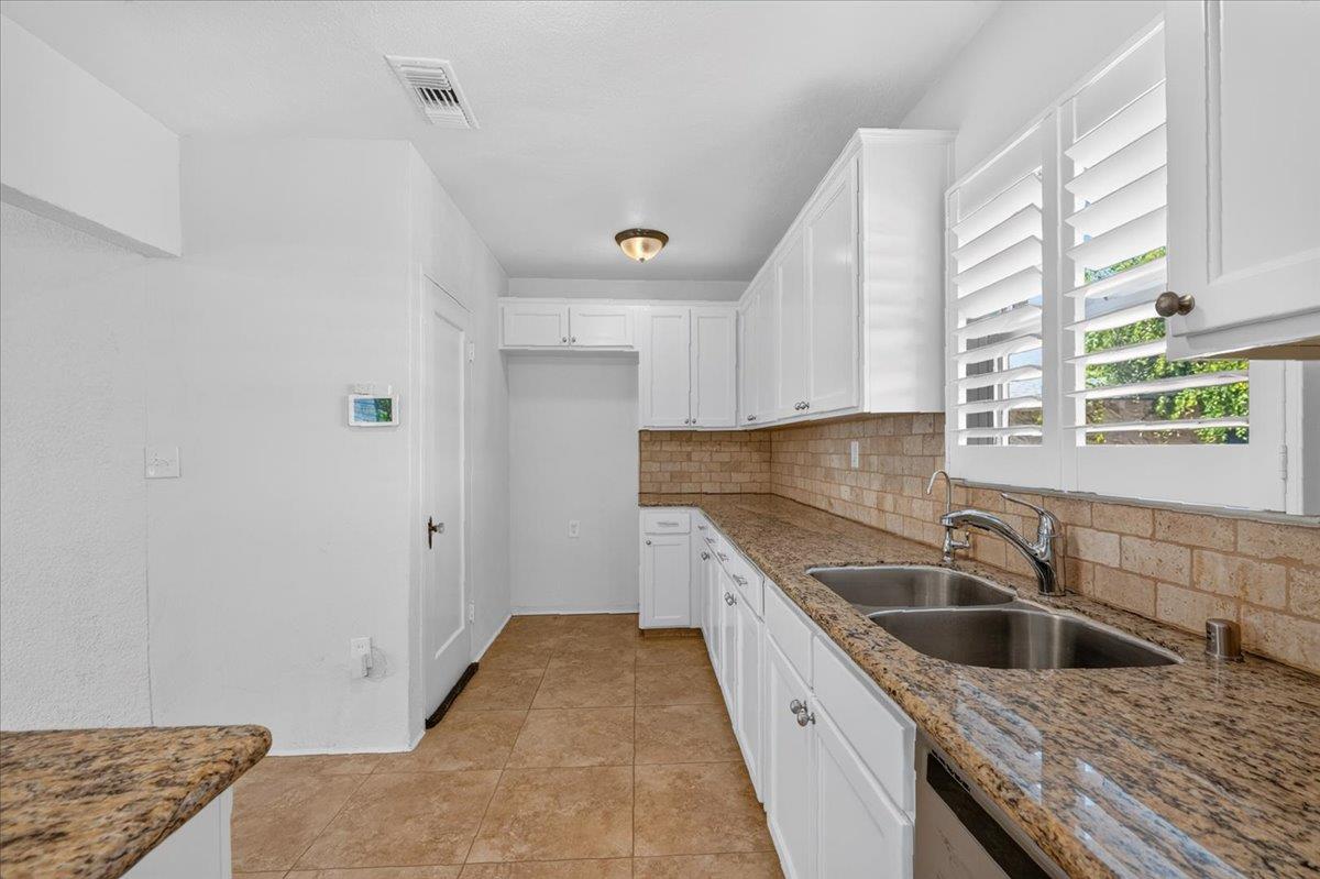 256 N Sierra Vista Ave, Fresno, CA 93702