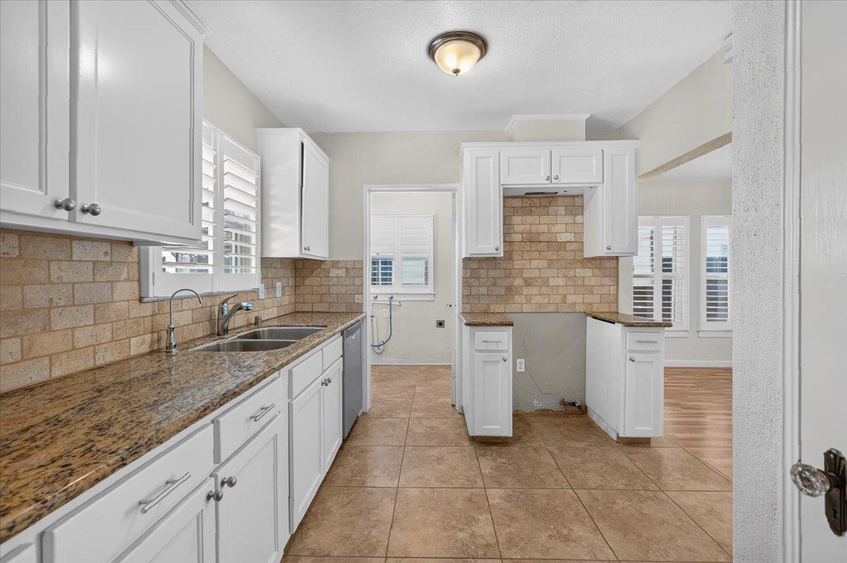 256 N Sierra Vista Ave, Fresno, CA 93702