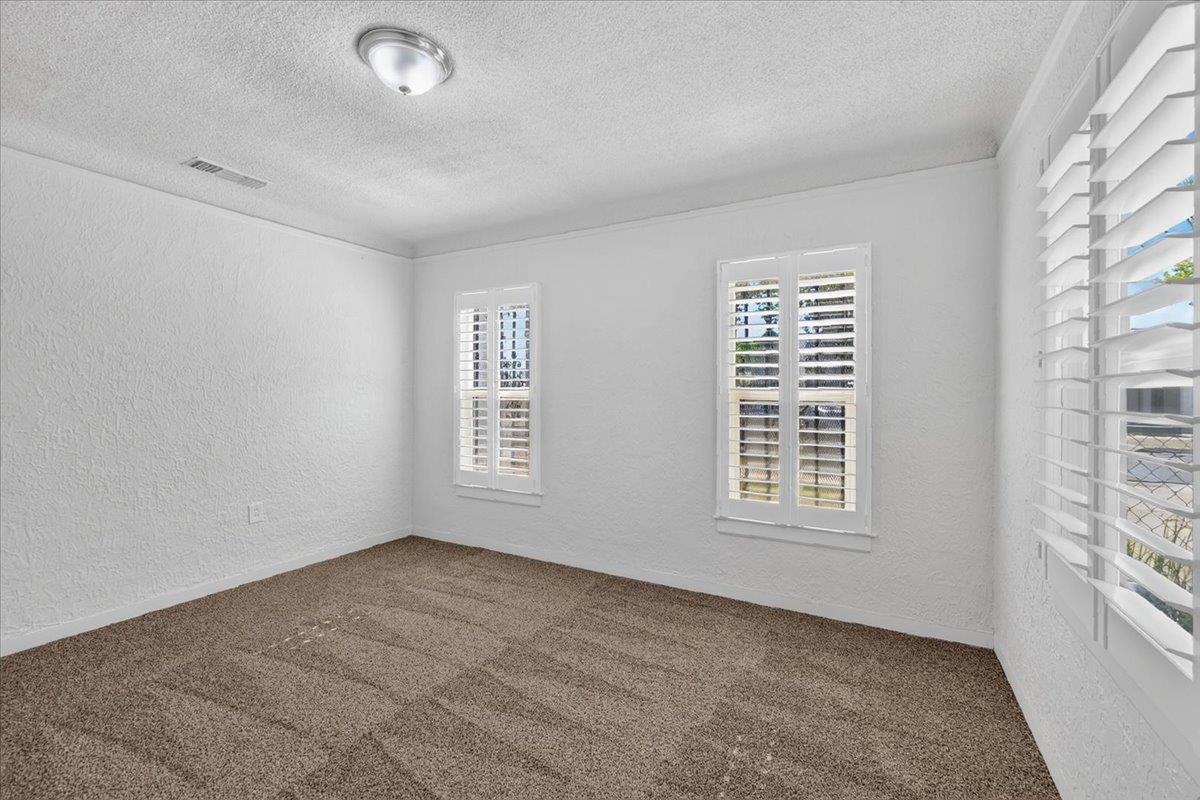 256 N Sierra Vista Ave, Fresno, CA 93702