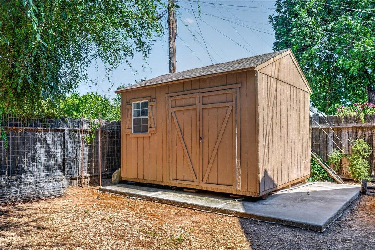 256 N Sierra Vista Ave, Fresno, CA 93702