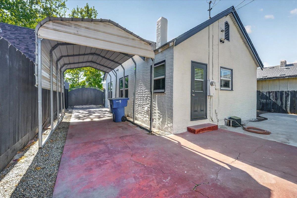 256 N Sierra Vista Ave, Fresno, CA 93702