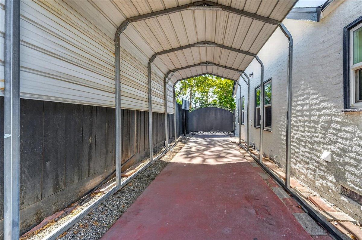 256 N Sierra Vista Ave, Fresno, CA 93702