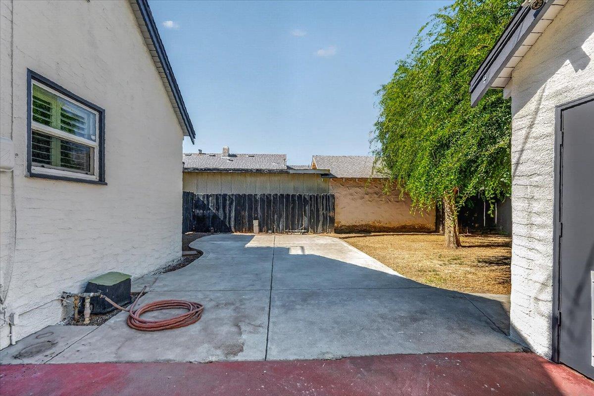256 N Sierra Vista Ave, Fresno, CA 93702