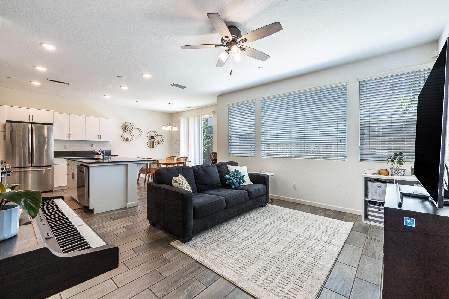 3748 Longford Way, Clovis, CA 93619