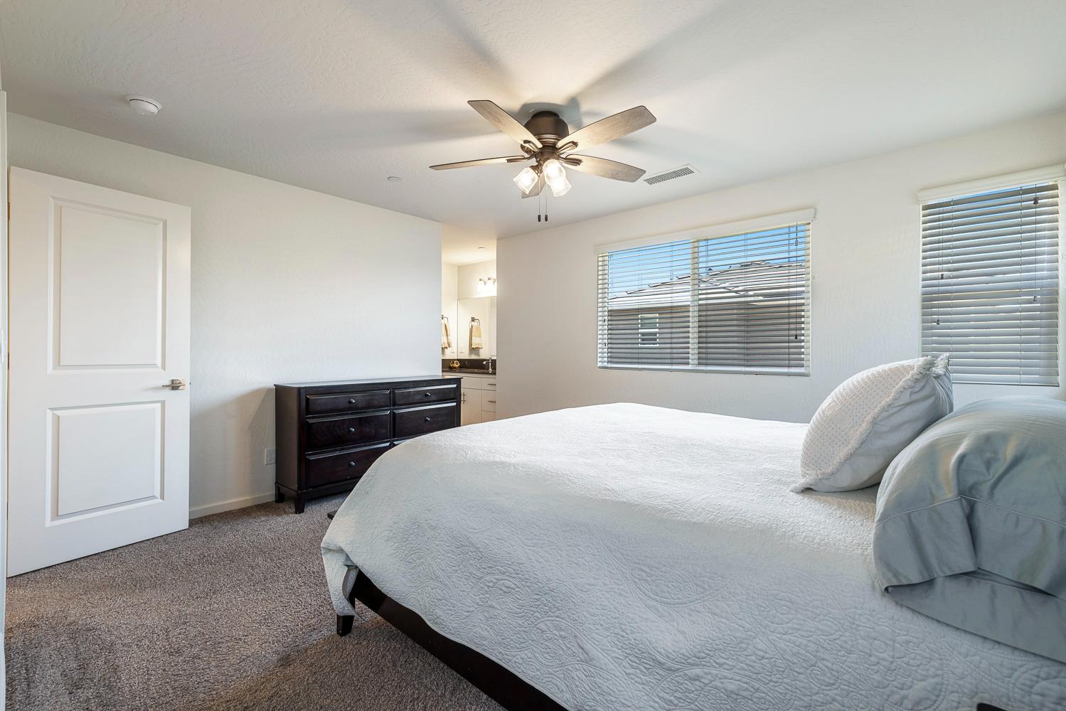 3748 Longford Way, Clovis, CA 93619