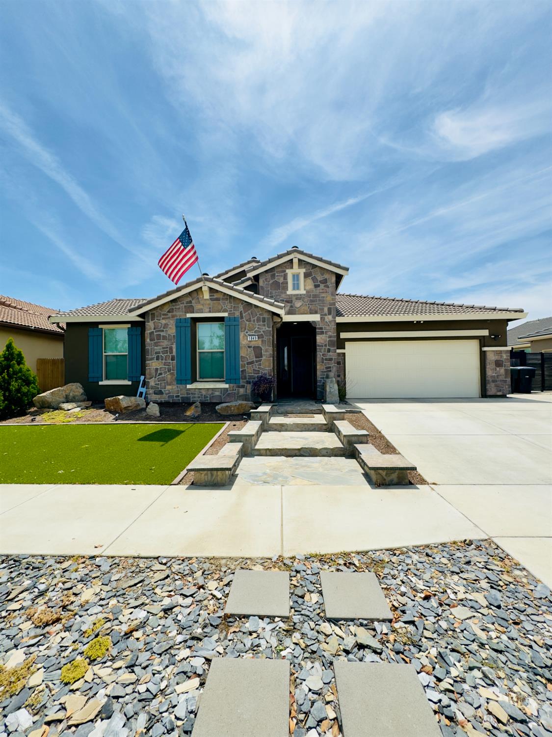 1849 W Porter Ave, Visalia, CA 93291