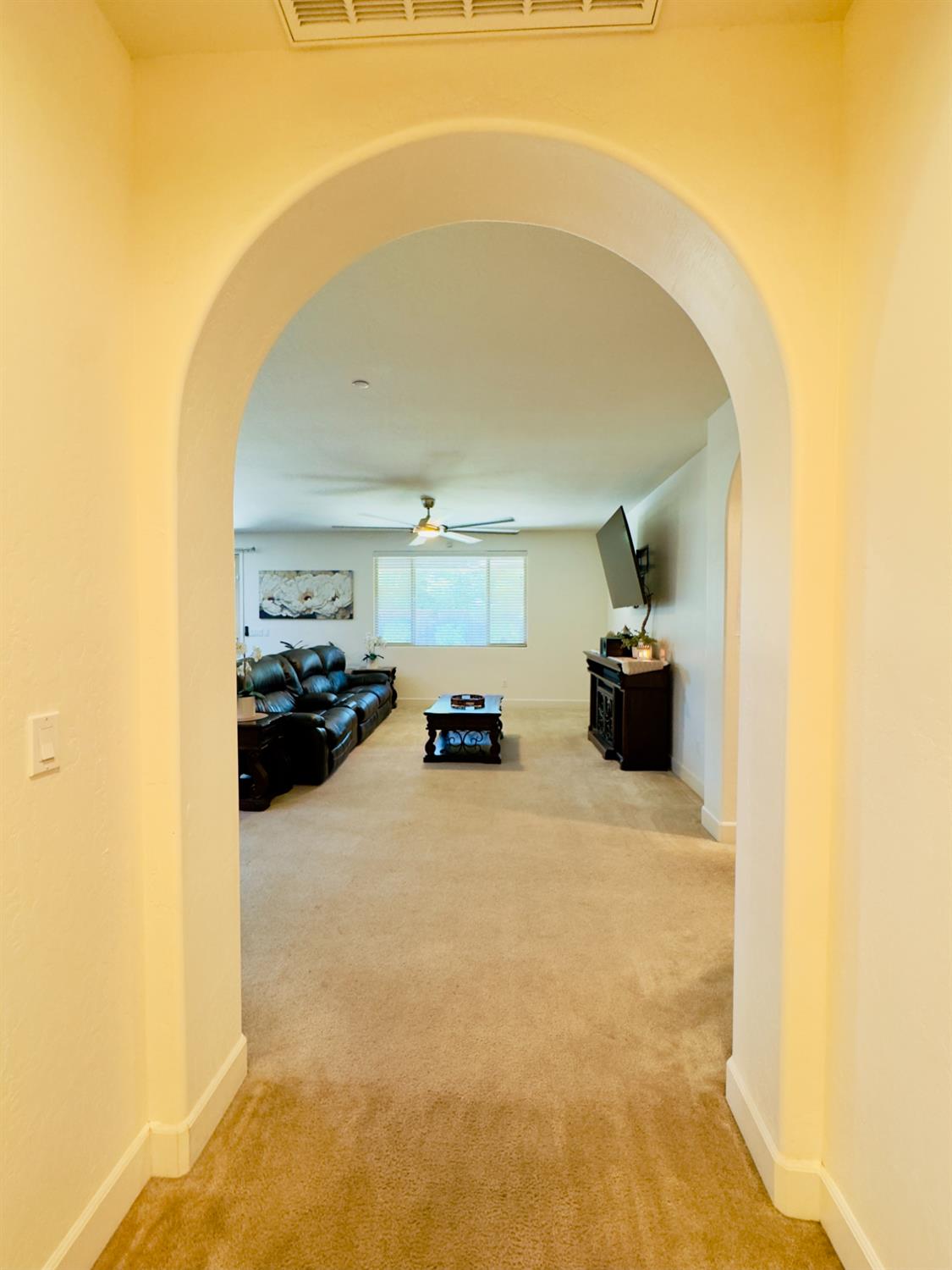 1849 W Porter Ave, Visalia, CA 93291