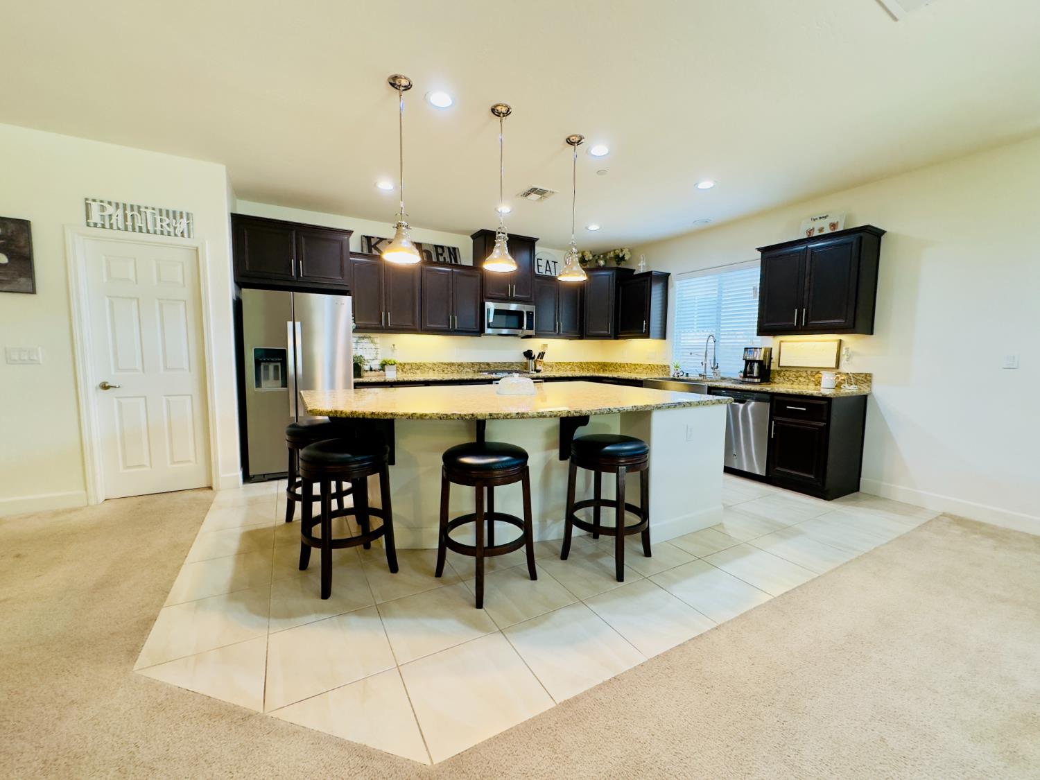 1849 W Porter Ave, Visalia, CA 93291