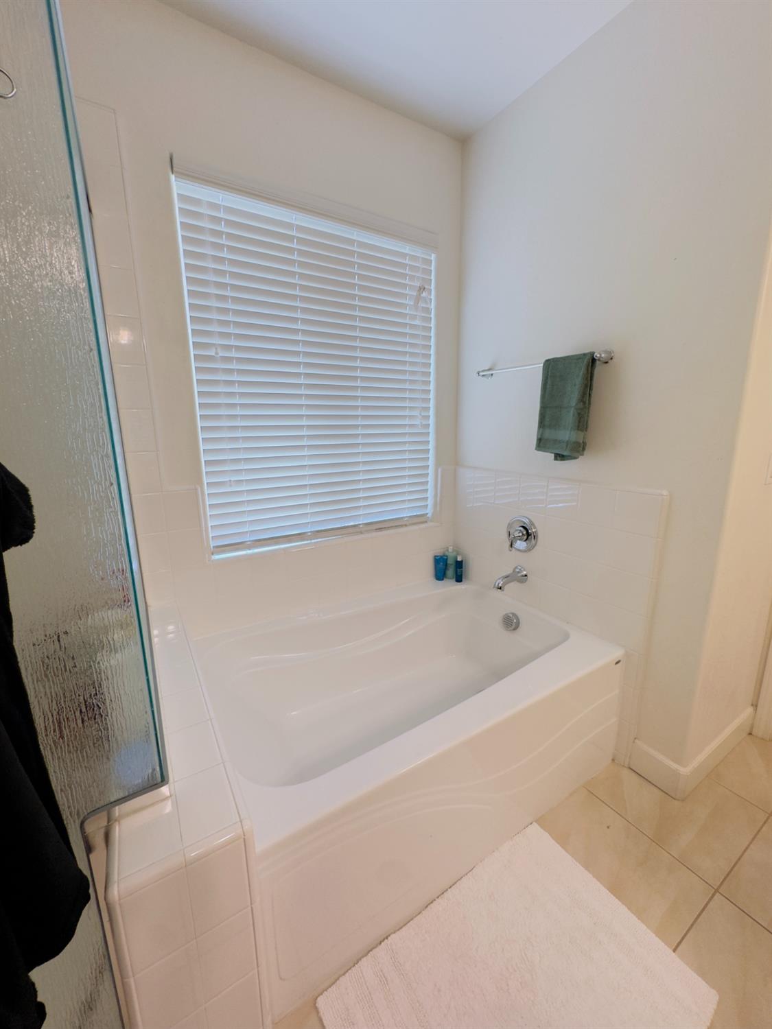 1849 W Porter Ave, Visalia, CA 93291