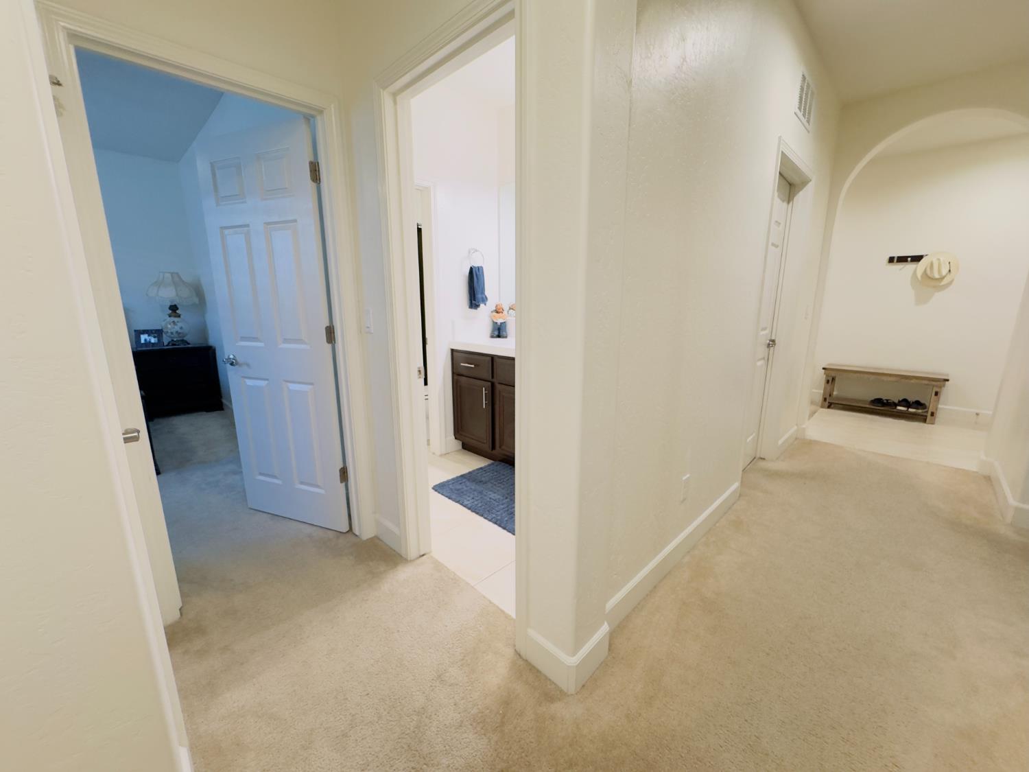 1849 W Porter Ave, Visalia, CA 93291