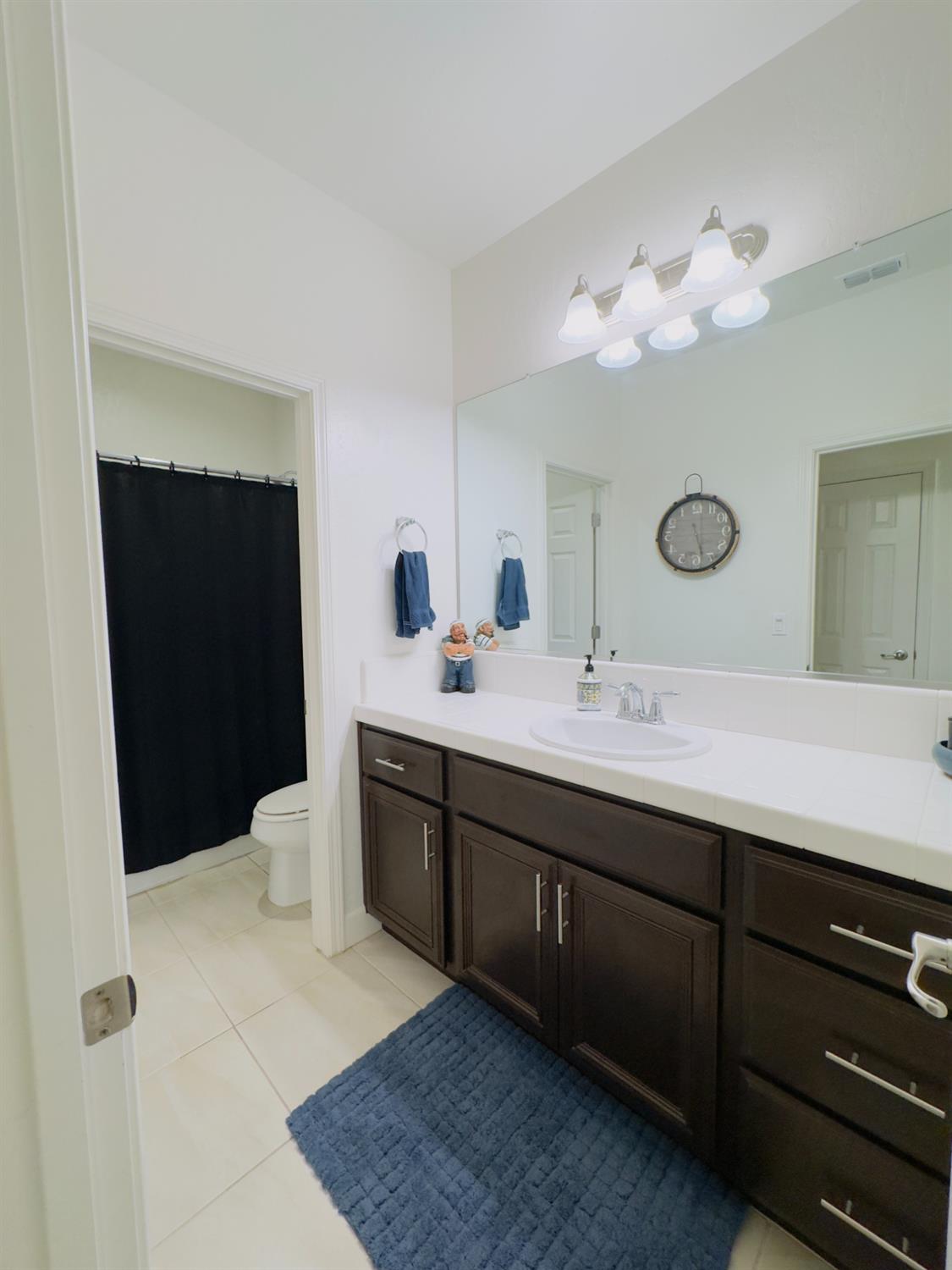 1849 W Porter Ave, Visalia, CA 93291