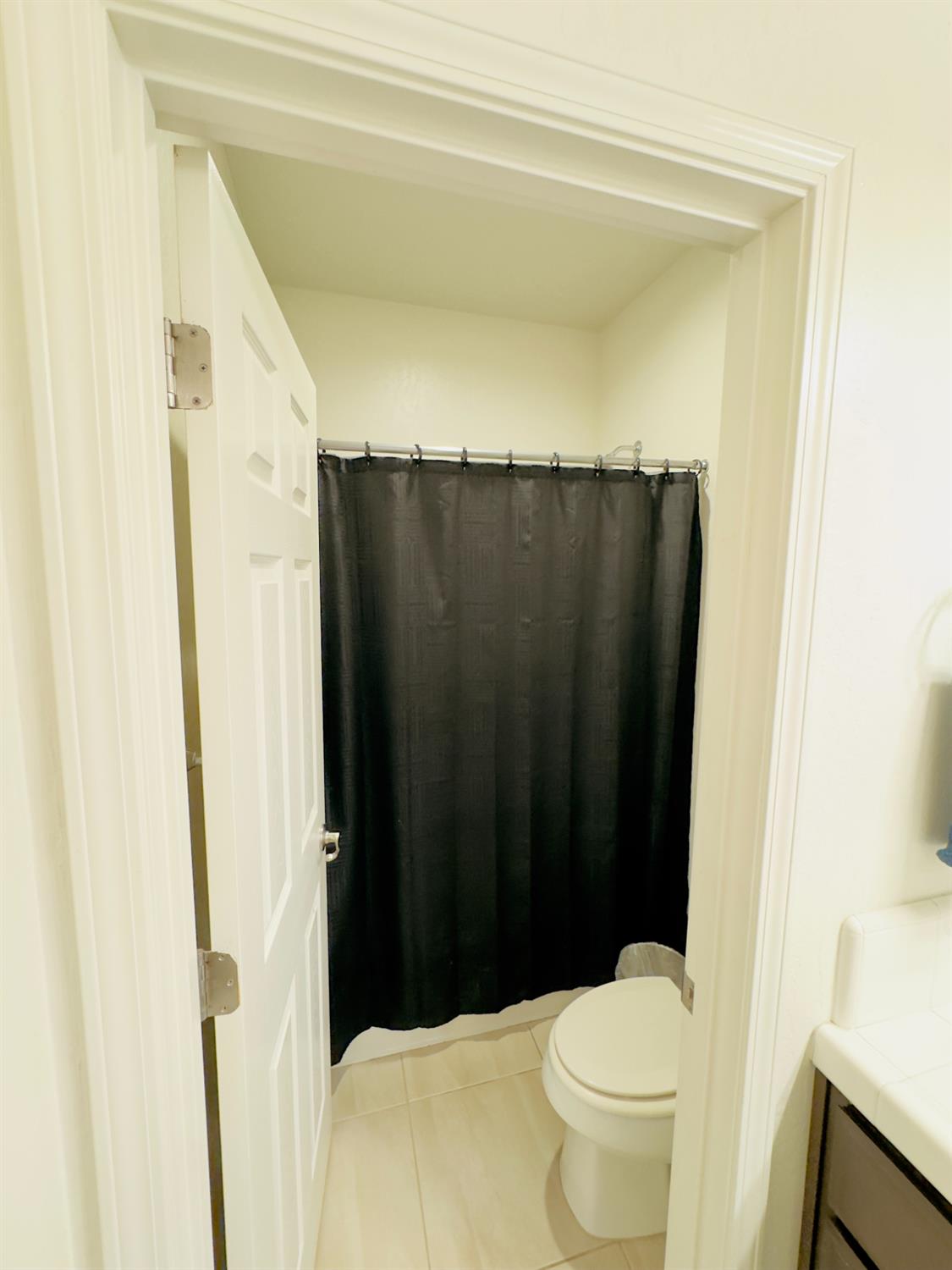 1849 W Porter Ave, Visalia, CA 93291
