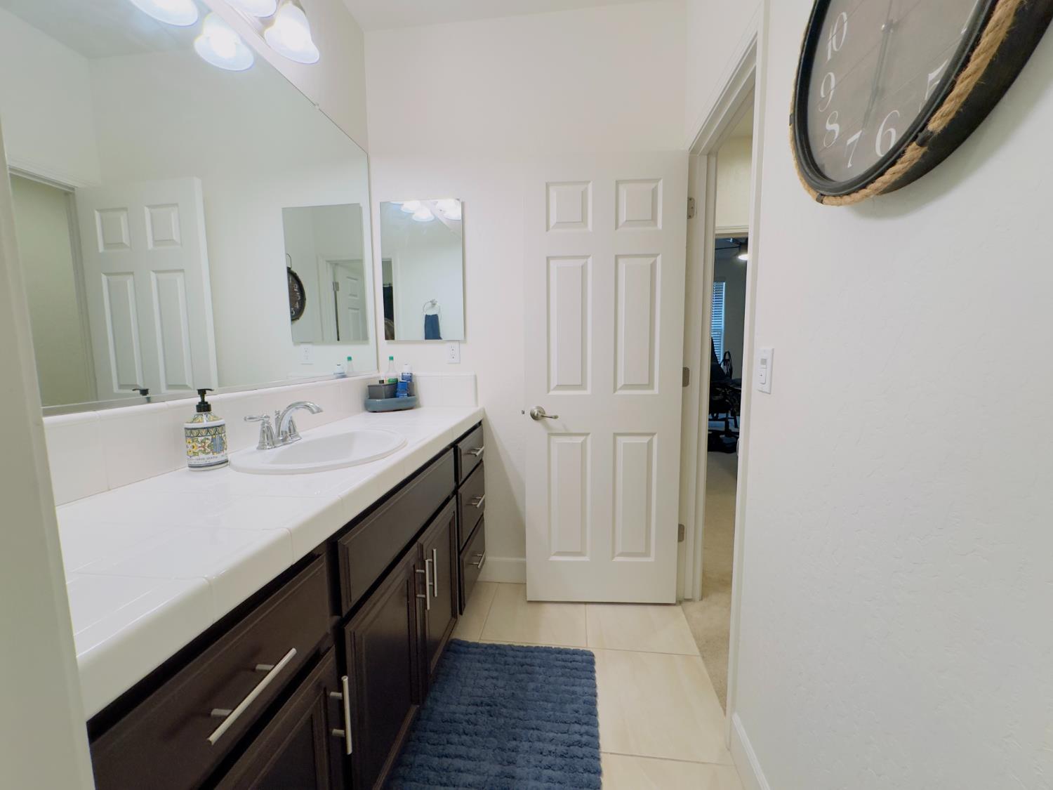 1849 W Porter Ave, Visalia, CA 93291