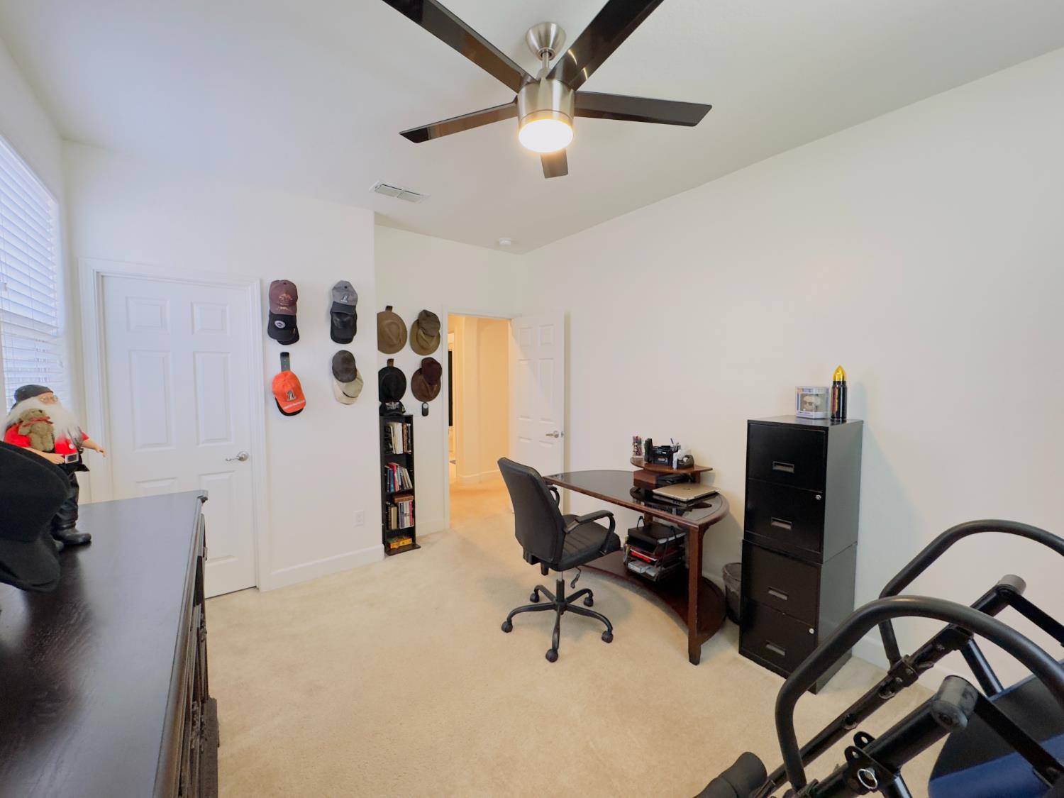 1849 W Porter Ave, Visalia, CA 93291