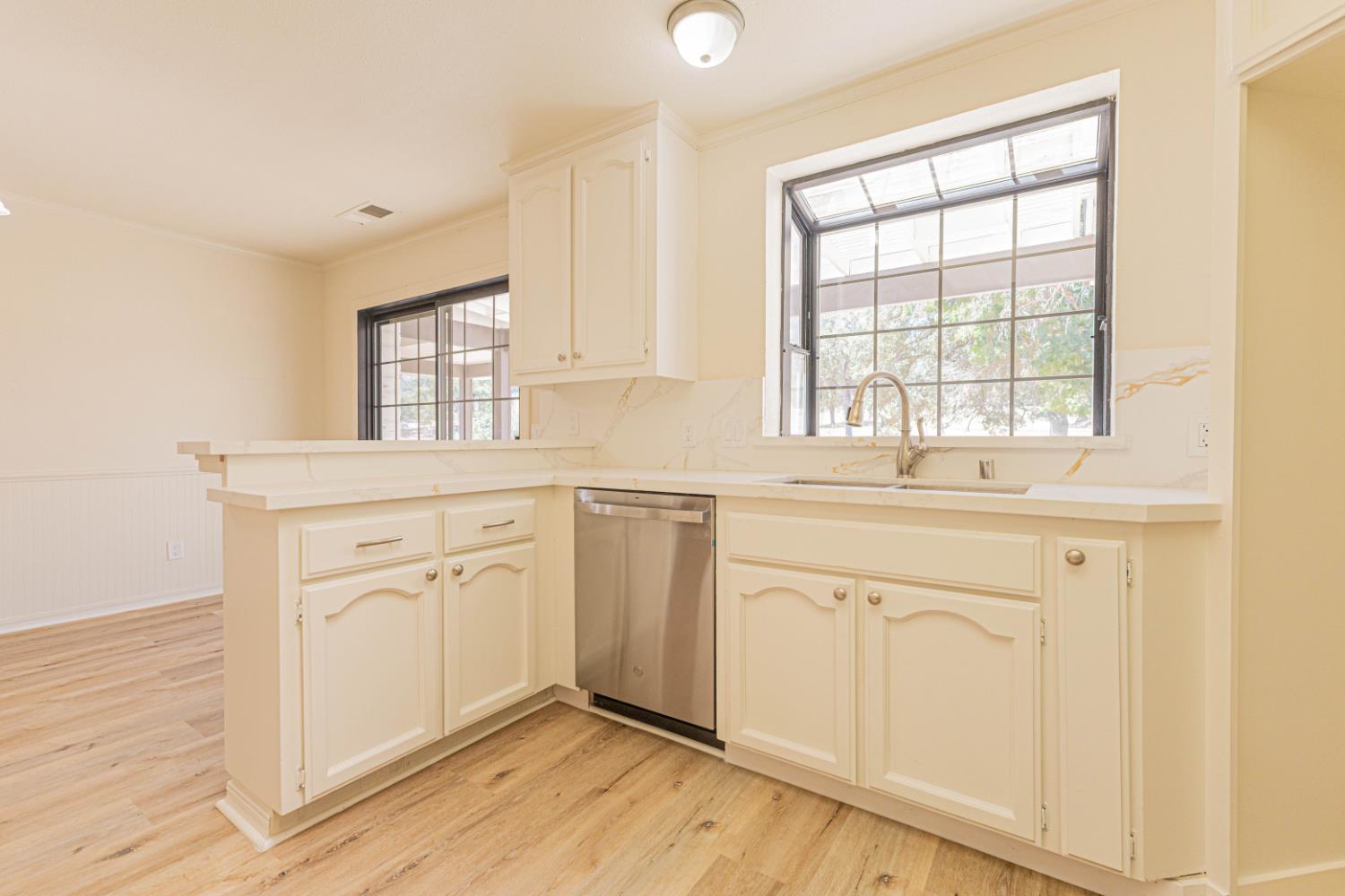 22022 Tollhouse Rd, Clovis, CA 93619