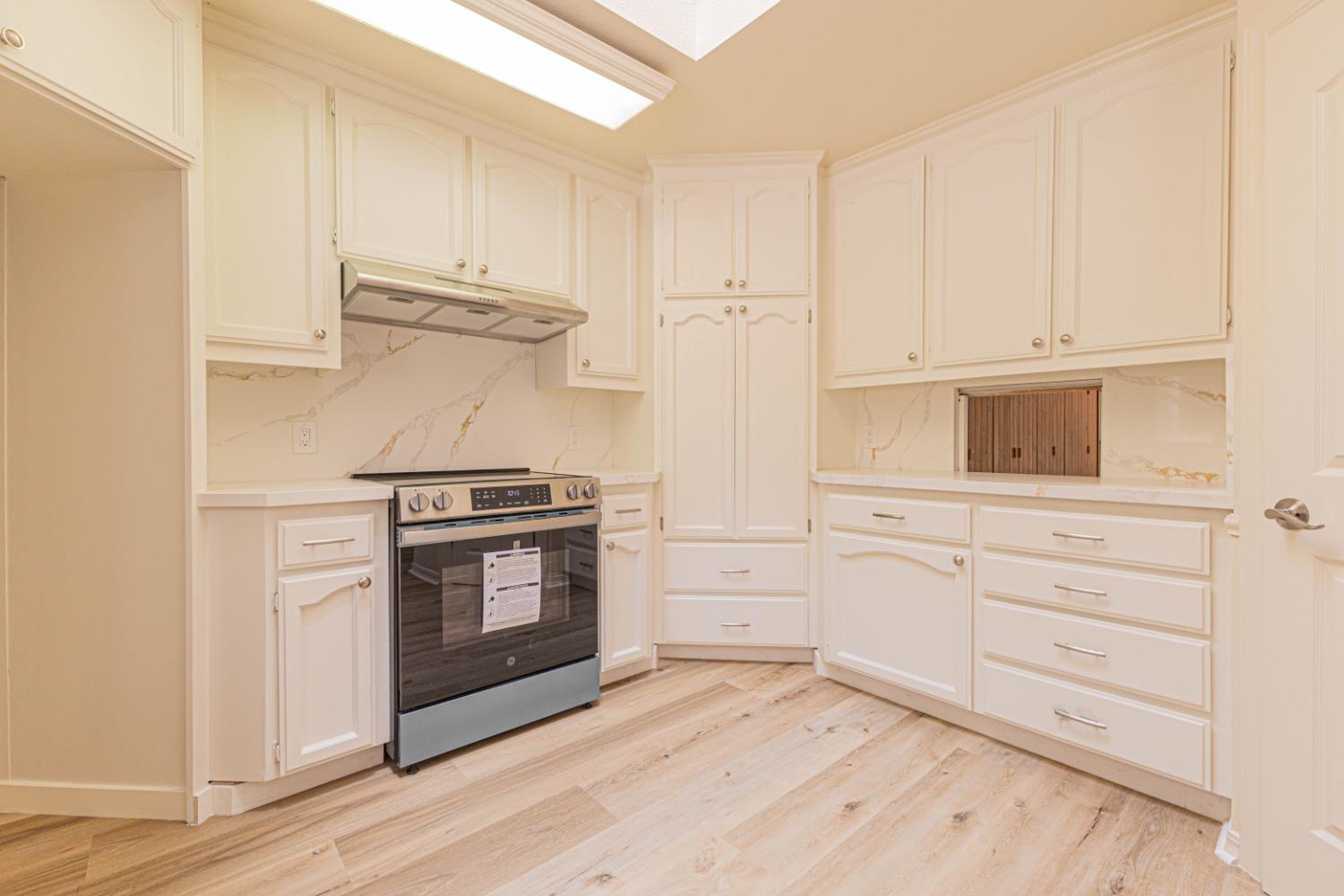 22022 Tollhouse Rd, Clovis, CA 93619