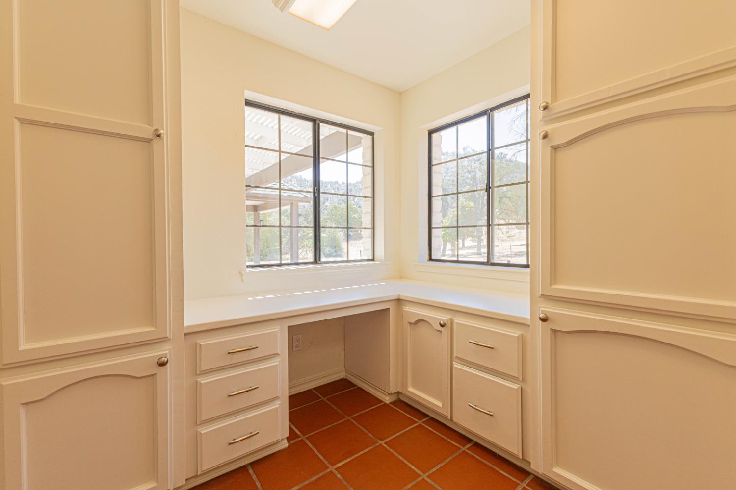 22022 Tollhouse Rd, Clovis, CA 93619