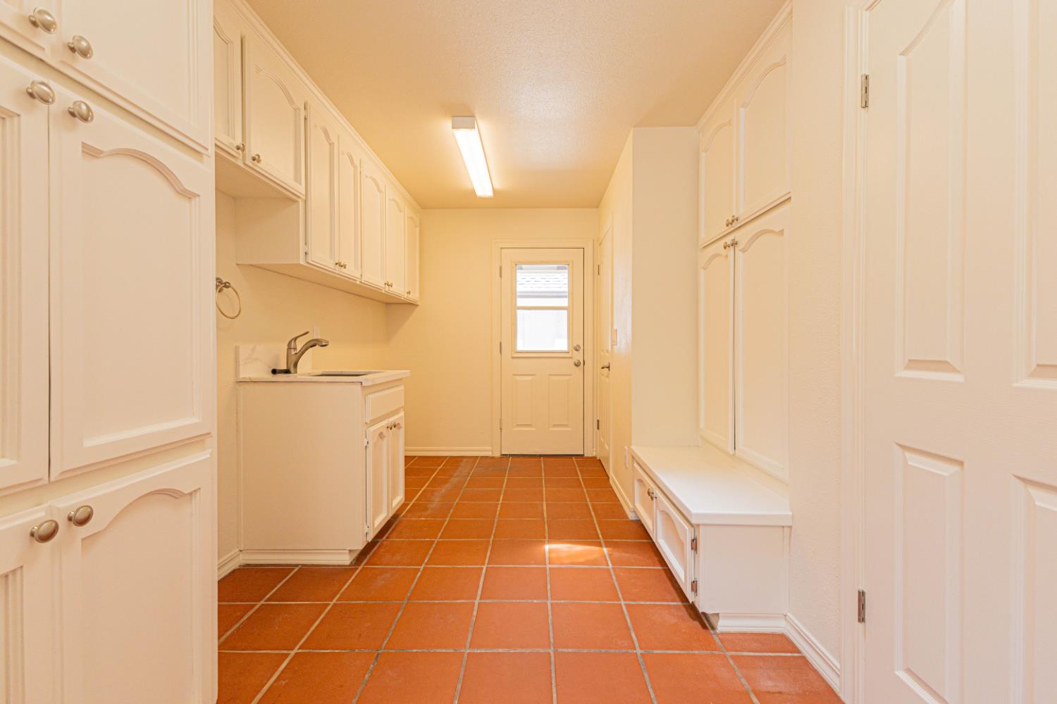 22022 Tollhouse Rd, Clovis, CA 93619