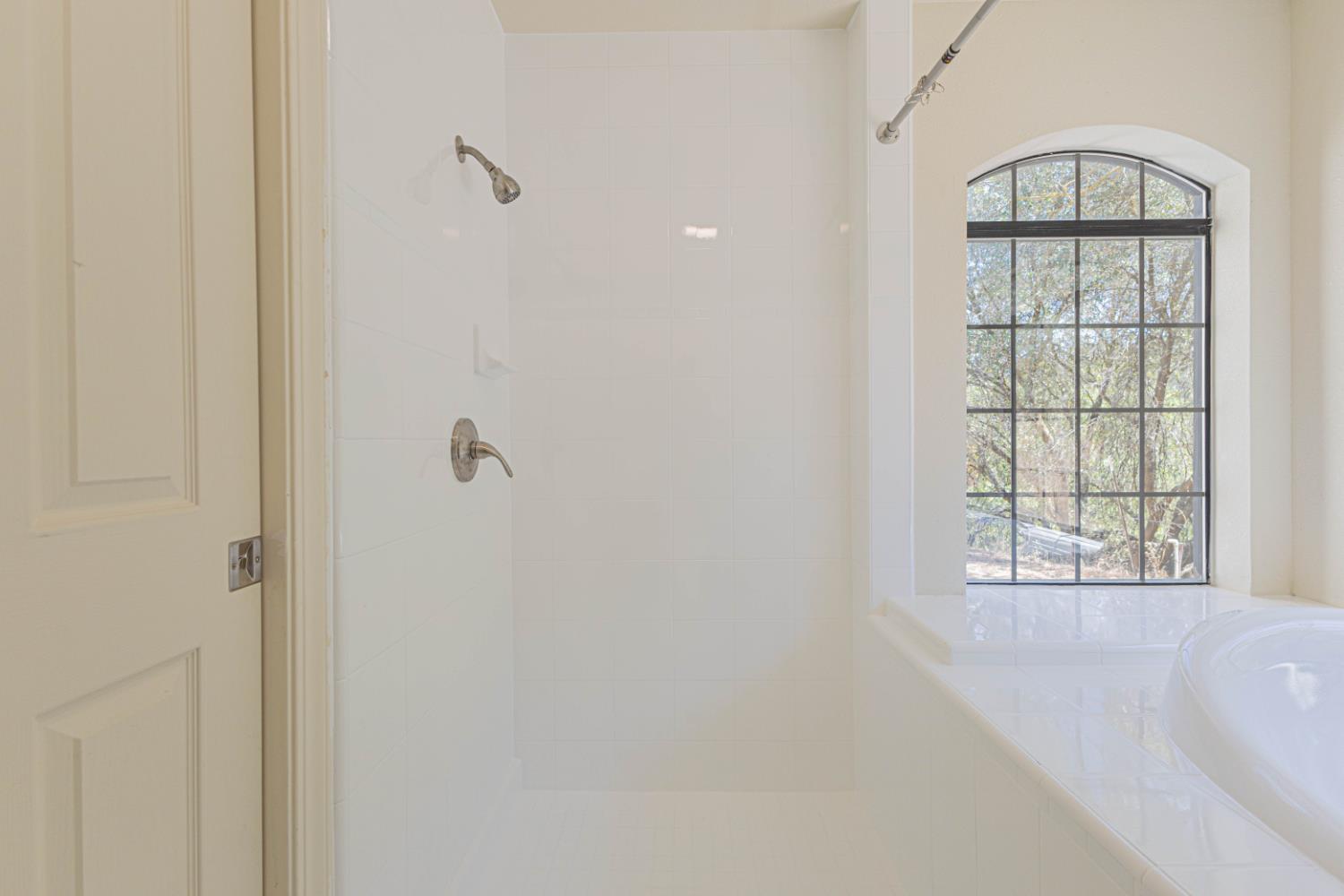 22022 Tollhouse Rd, Clovis, CA 93619