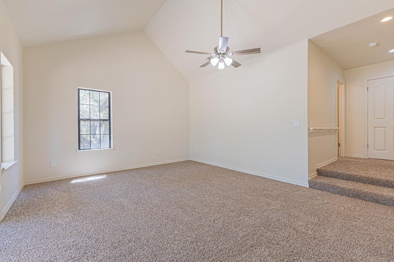 22022 Tollhouse Rd, Clovis, CA 93619