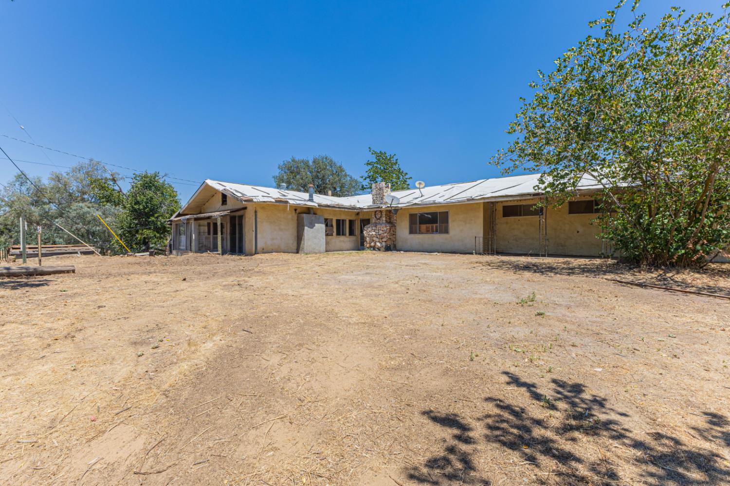 22022 Tollhouse Rd, Clovis, CA 93619