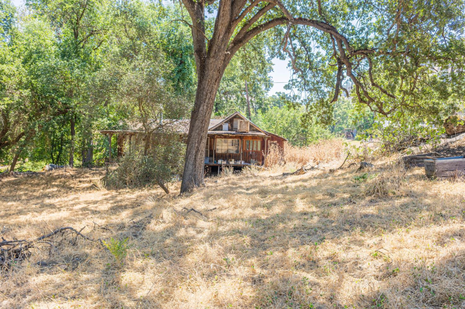 22022 Tollhouse Rd, Clovis, CA 93619