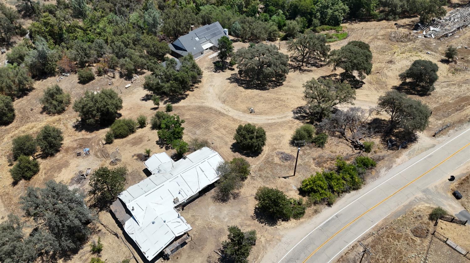 22022 Tollhouse Rd, Clovis, CA 93619