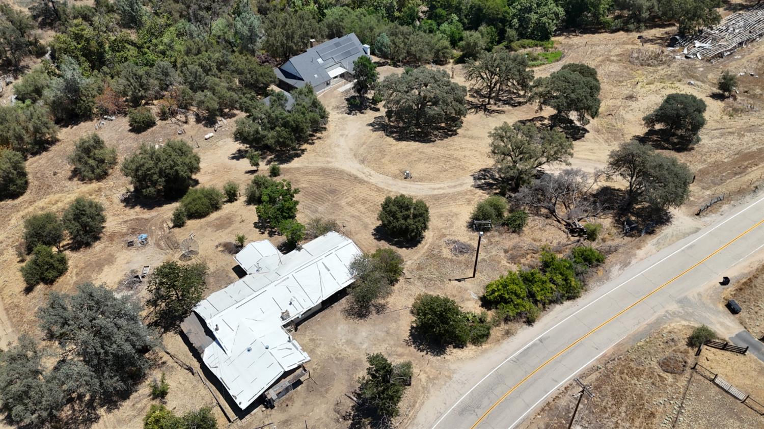 22022 Tollhouse Rd, Clovis, CA 93619