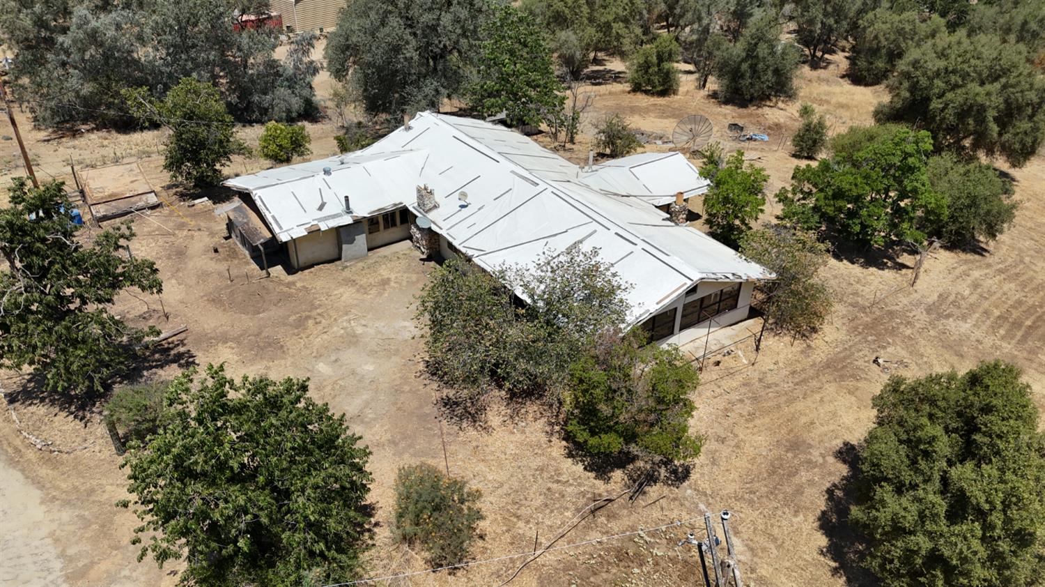 22022 Tollhouse Rd, Clovis, CA 93619