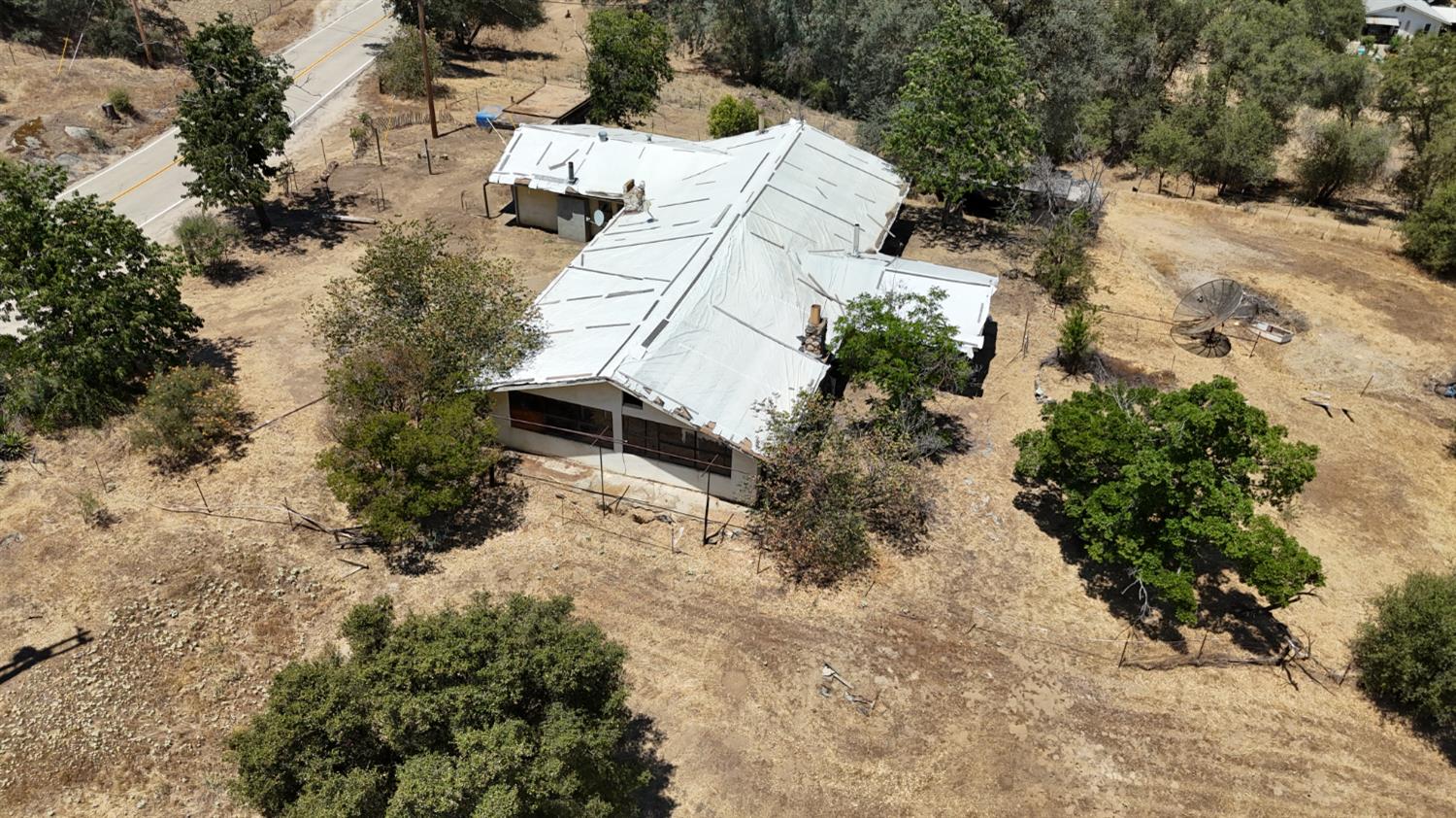 22022 Tollhouse Rd, Clovis, CA 93619