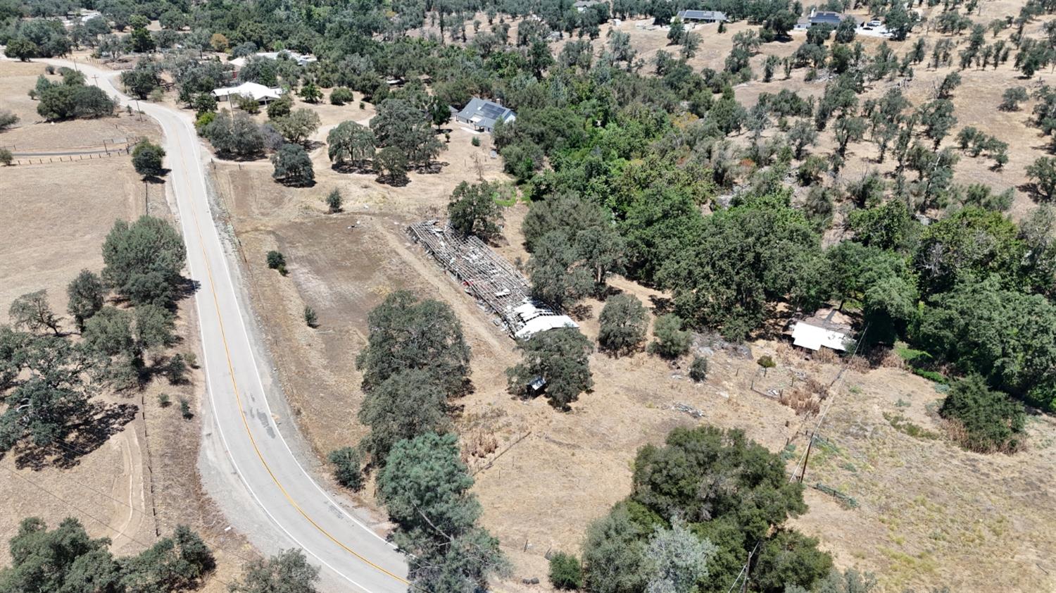22022 Tollhouse Rd, Clovis, CA 93619