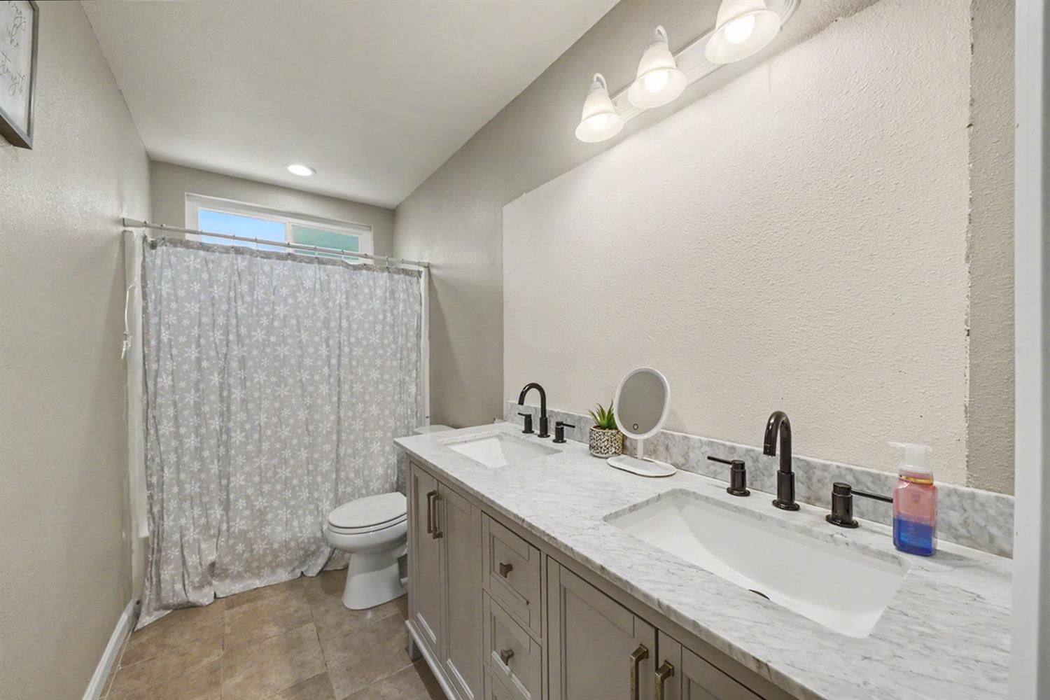 2121 Lincoln Ave, Chowchilla, CA 93610