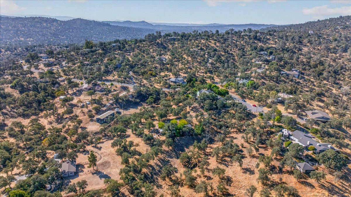 41393 Roaring RIver Way, Coarsegold, CA 93614
