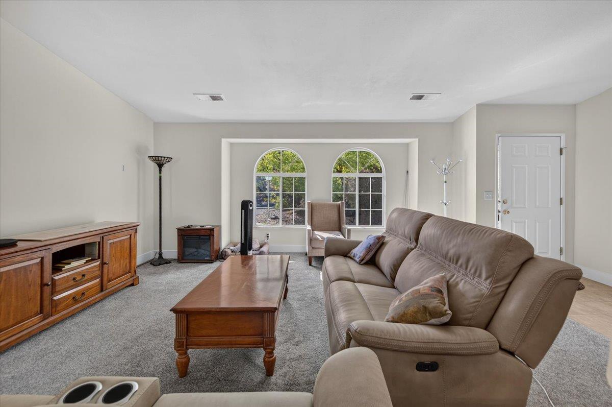 41393 Roaring RIver Way, Coarsegold, CA 93614