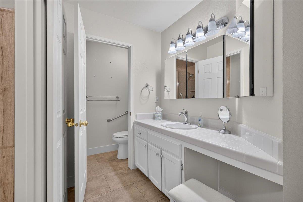 41393 Roaring RIver Way, Coarsegold, CA 93614