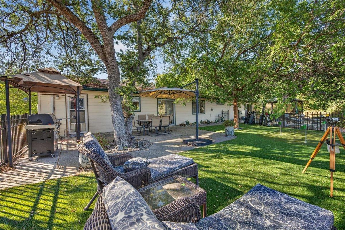 41393 Roaring RIver Way, Coarsegold, CA 93614