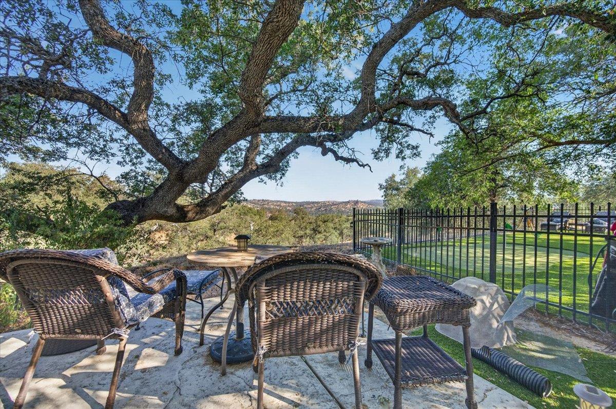 41393 Roaring RIver Way, Coarsegold, CA 93614