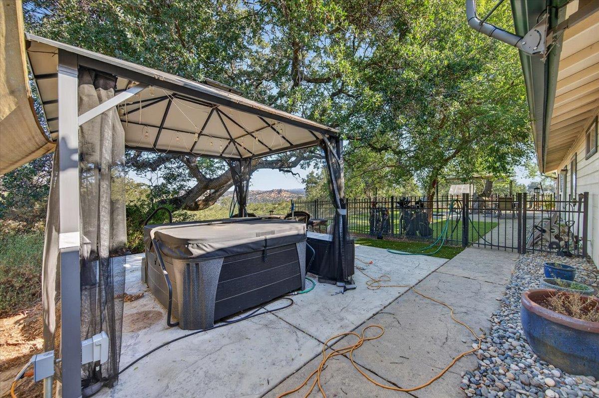 41393 Roaring RIver Way, Coarsegold, CA 93614