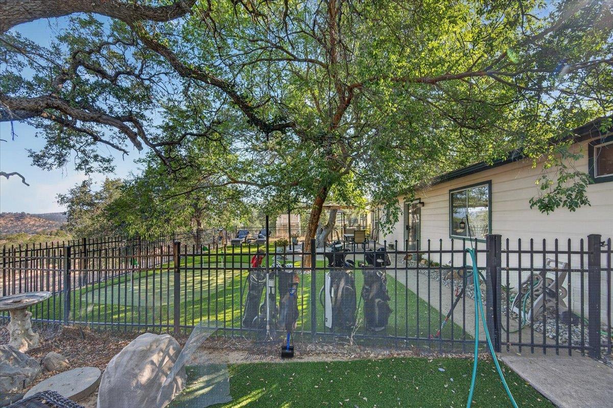 41393 Roaring RIver Way, Coarsegold, CA 93614
