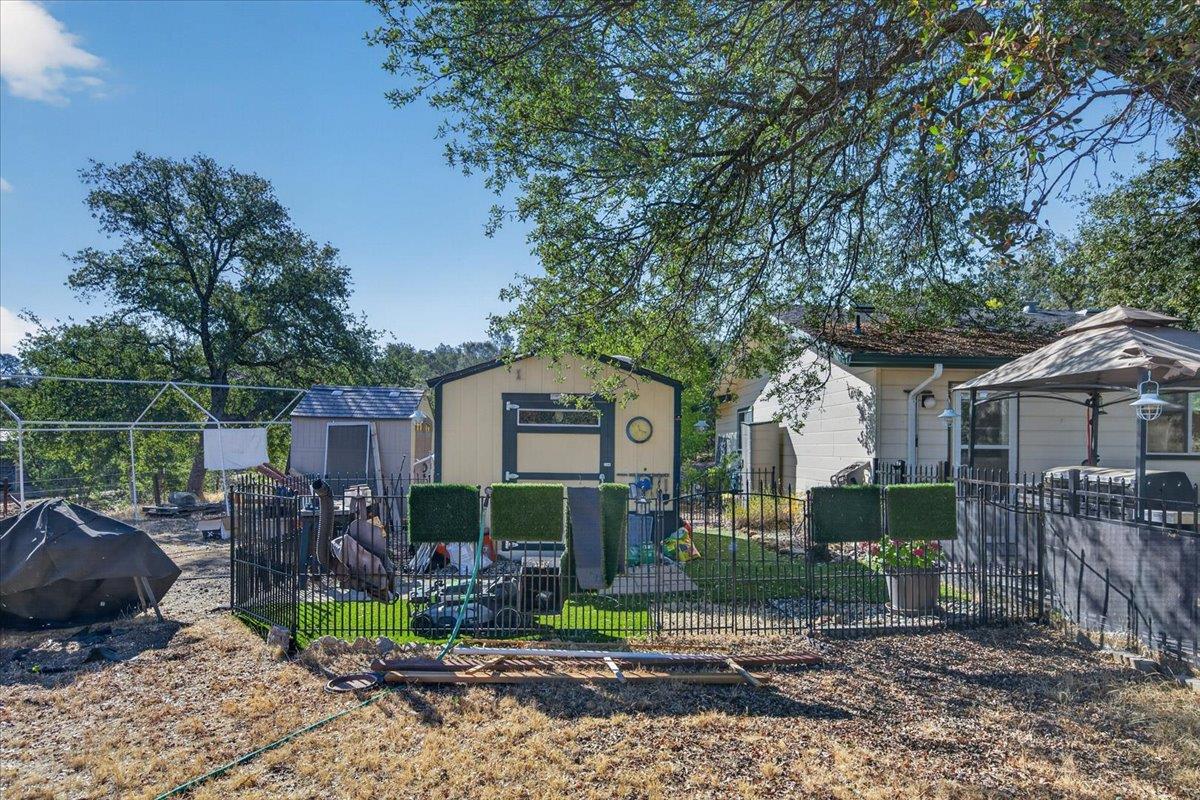 41393 Roaring RIver Way, Coarsegold, CA 93614