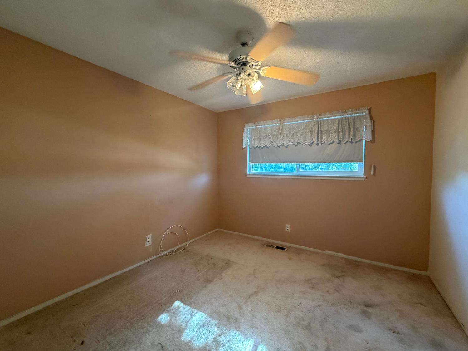 6545 N Raisina Ave, Fresno, CA 93710