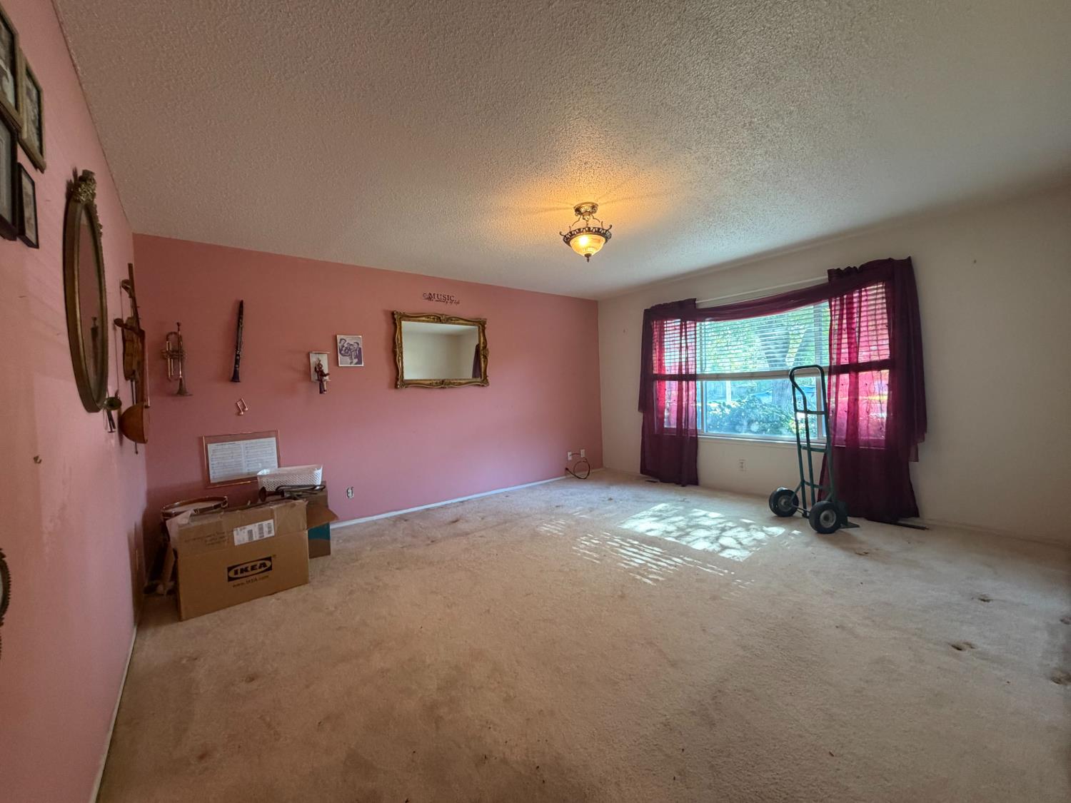 6545 N Raisina Ave, Fresno, CA 93710