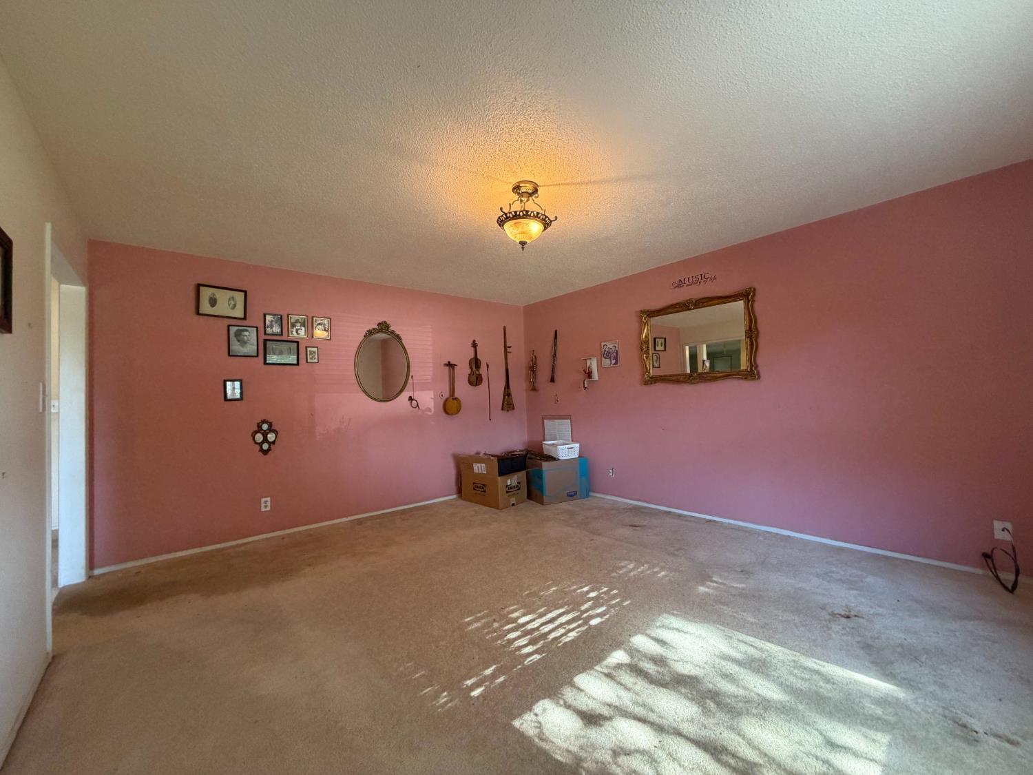 6545 N Raisina Ave, Fresno, CA 93710