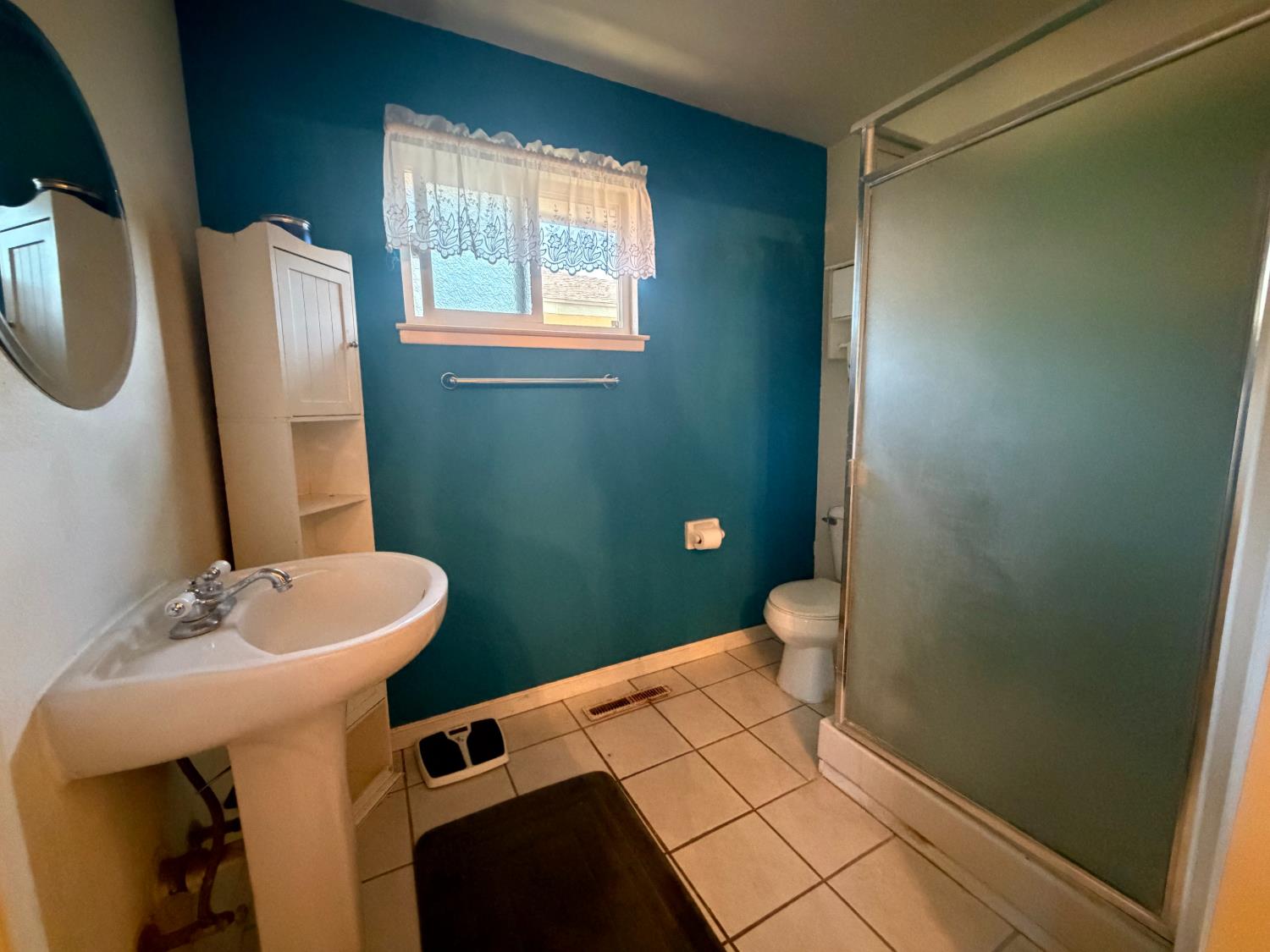 6545 N Raisina Ave, Fresno, CA 93710