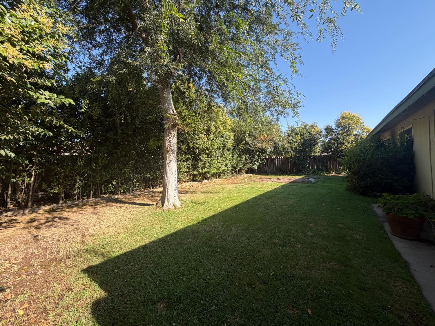 6545 N Raisina Ave, Fresno, CA 93710