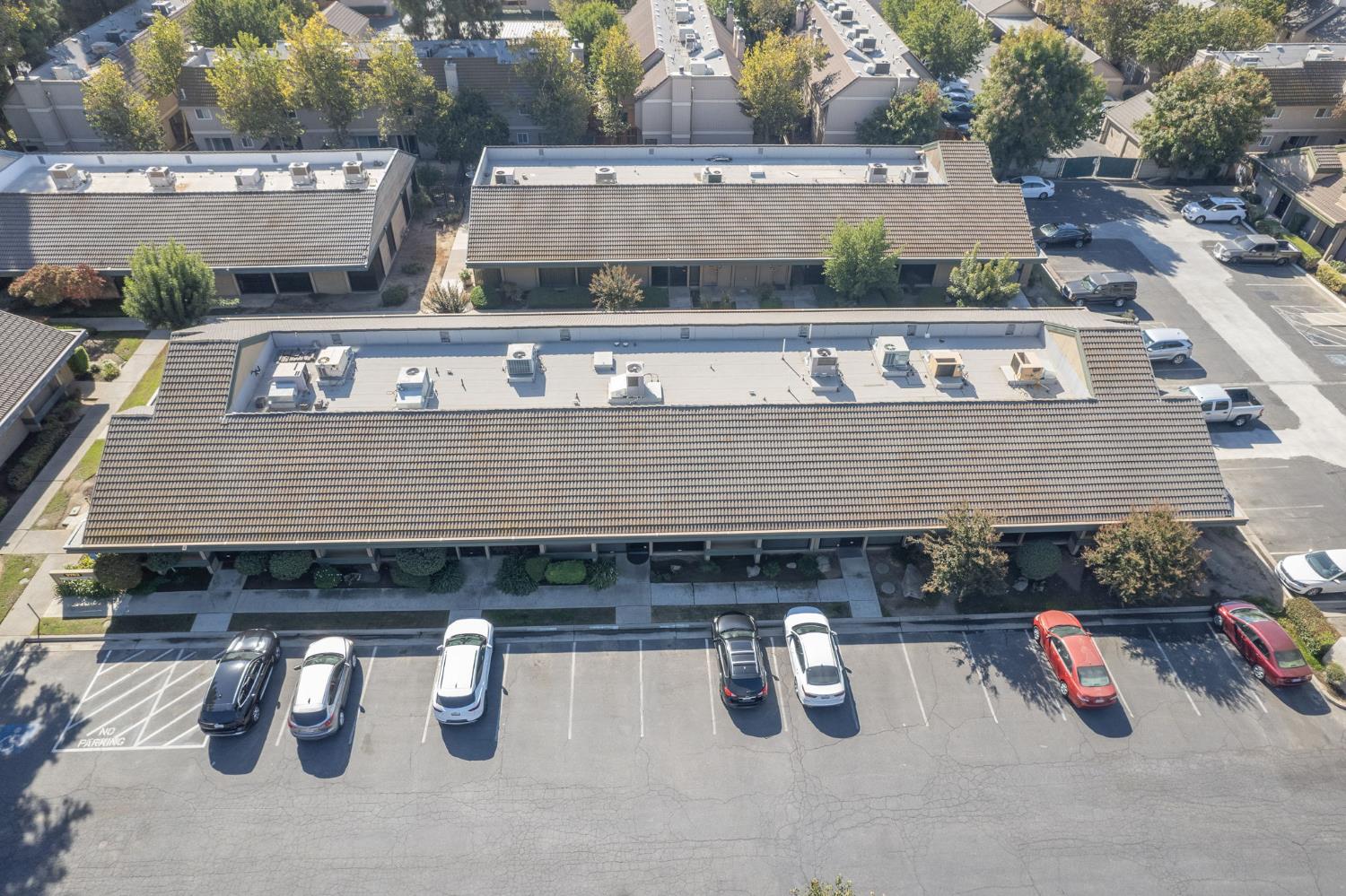 2763 E Shaw Ave, Fresno, CA 93710